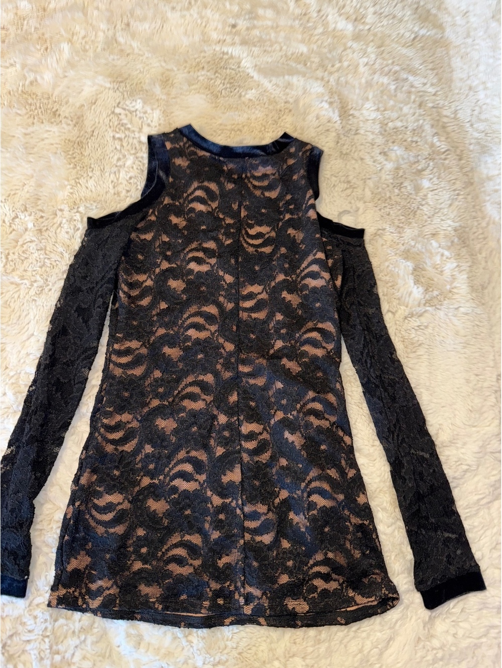 Bisou Bisou Black Lace Cold Shoulder Top — Medium - Picture 5 of 5